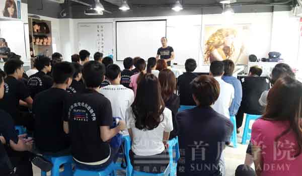 深圳最好的发学校 南山首脑学校