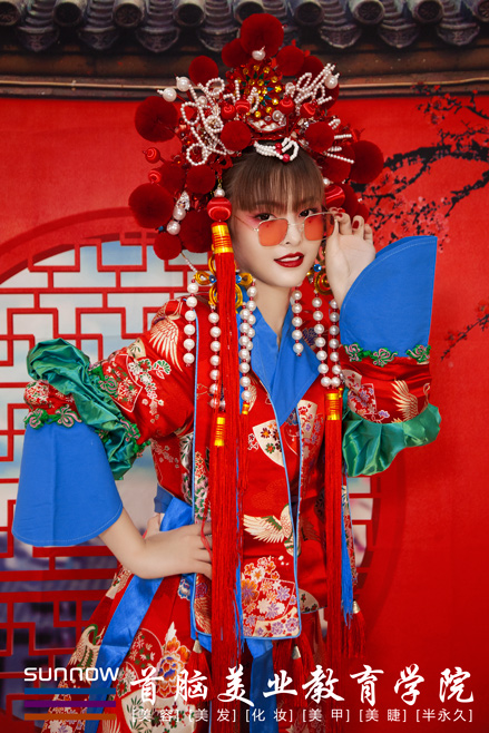 容化妆培训