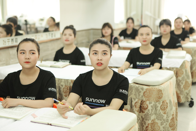 深圳哪家容学校培训才好Q学容难不?
