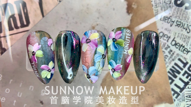 如何选择专业的美甲培训学?