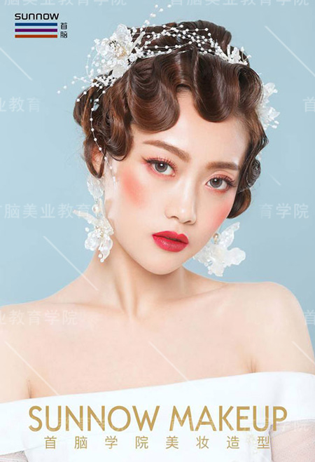 惛_化妆如何选择学校?