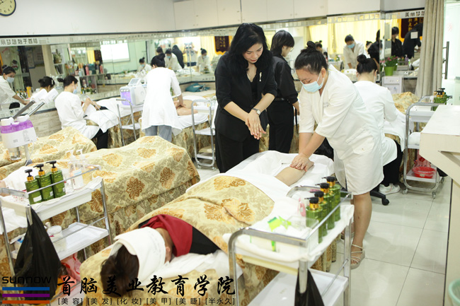 深圳哪里容培训学校?