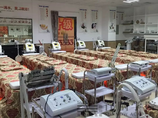 首脑龙岗容发学校容教室