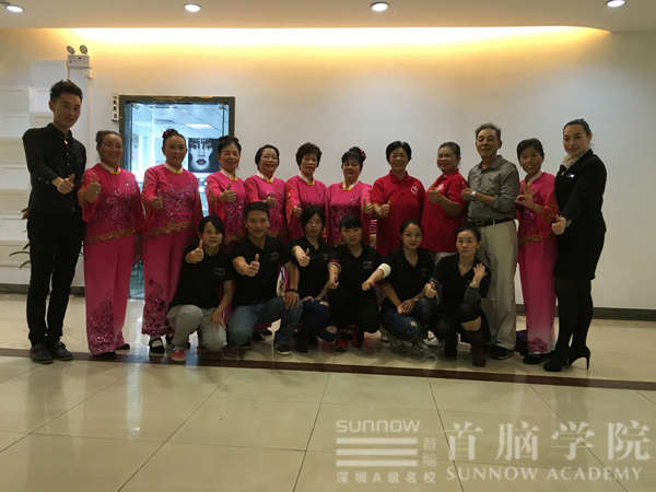 首脑龙岗校区义工化妆团队