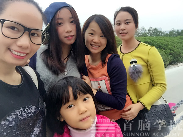 首脑学院龙华校区何部镉K学员郊游