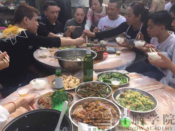 首脑学院岁末登高zd