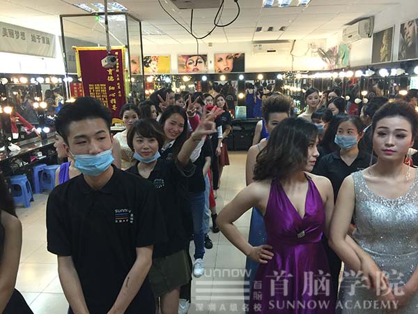 龙华校区化妆初班考核圆满完成