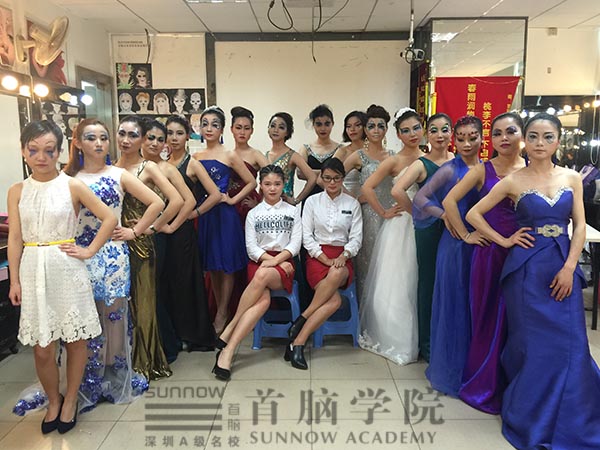 首脑学院龙华校区化妆中班考核圆满l束