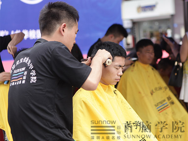 龙华校区大型公益zd圆满落幕