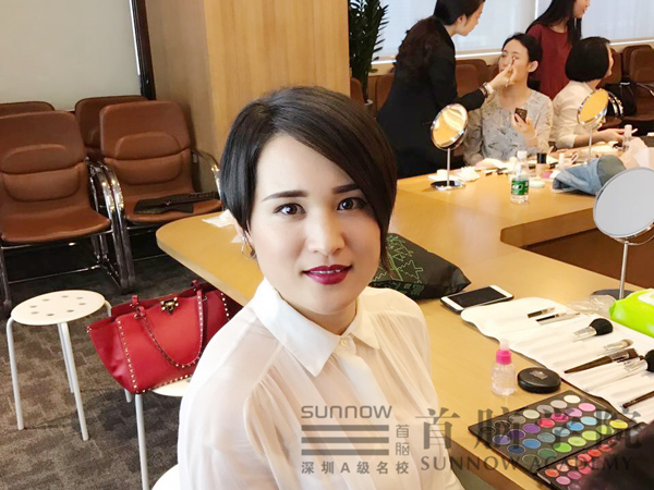 首脑学院|湖校区Z业做化妆培训